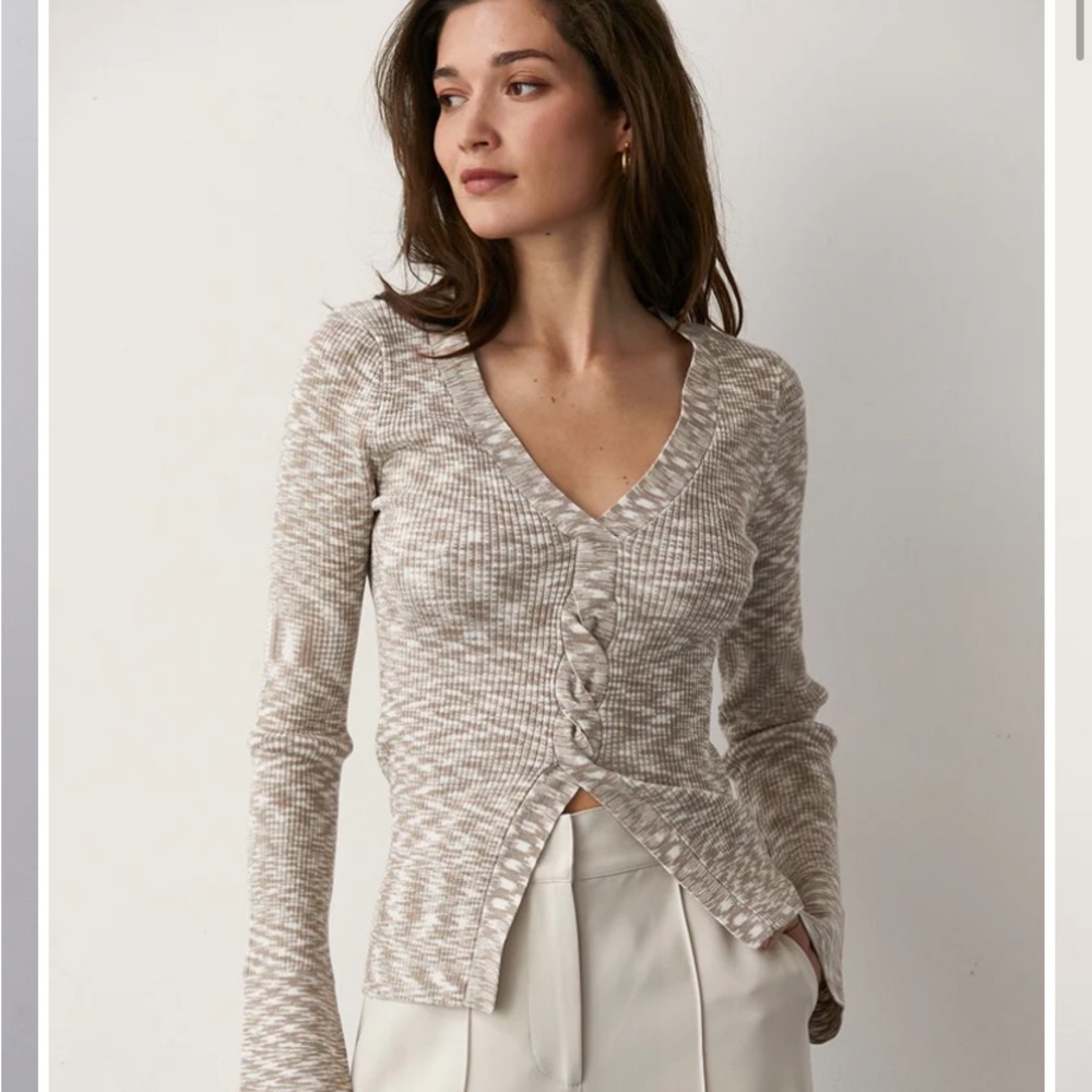 😍CRESENT! Elegant Cream Sweater - Picture 4 of 13